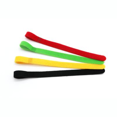 Cina Durable OEM logo custom nylon hook and loop cable tieWire tie rope back to hook and loop tie back strips in vendita