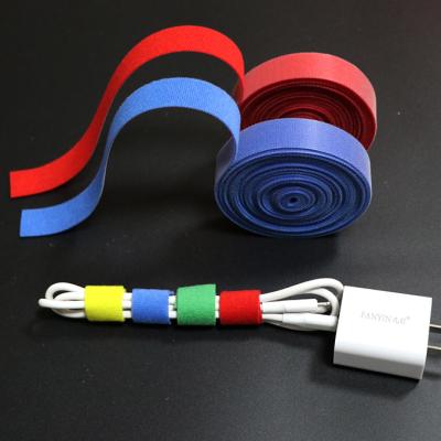 Cina 10mmX100mm Cuttable Loop Self Adhesive Hook Loop Fastener Data Wire Self Adhesive Layout in vendita