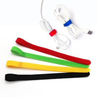 中国 Self-adhesive Nylon P-type Tape Fastener Hook and Loop Strap Cable Tie and Data Self-adhesive Loop Strap 販売のため