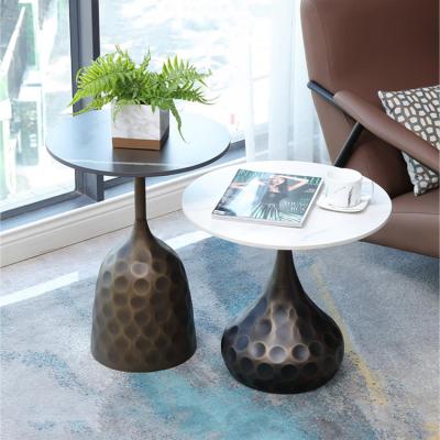 China Customizable Home Decor Metal Sculpture Modern Style Woman Bronze Sculpture Unique Retro Coffee Table for sale