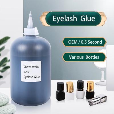 China Free OEM 100 Glue Quick Dry Latex Eyelashes 500 1000ml Eyelash Extension Glue Lash Adhesive Glue Custom Black 1L 0.5 Second Eyelash Glues for sale