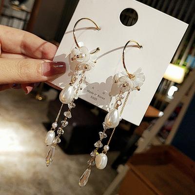 China Fashion Pearl Crystal Earrings Flower Crawler For Women Tasty Flower Tassel Earrings Chain for sale