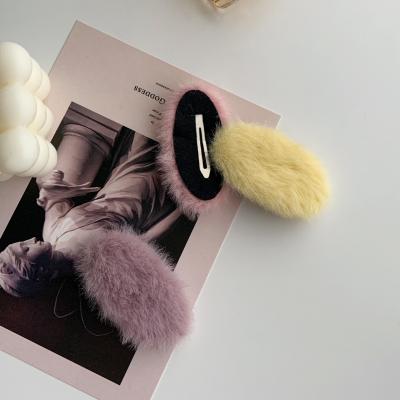 China Vershal Designer Korean Cute Fuzzy Hair Clip School Girl Hair Clip Girl Minimalist Modern Sweet Accessory D1-24 for sale