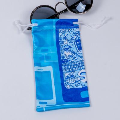 Chine Petite poche de monocle de cordon de Microfiber, sacs de transport de poche de lunettes de soleil de tissu à vendre