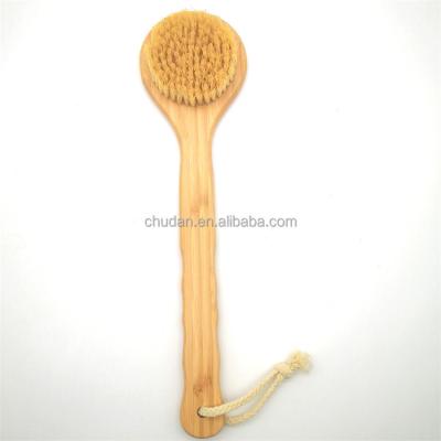 China EXFOLIATE Natural Bamboo Dry Brush Exfoliating Sisal Long Handle Bath Brushes Sponges for Massaging Bath Brushes for sale