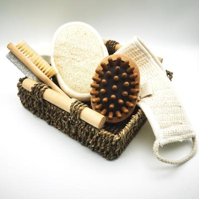 China Promotion Gift New Design Spa Set Box Natural Wooden Bath Body Gift Set Sweep Sponge Brush Bath Set for sale