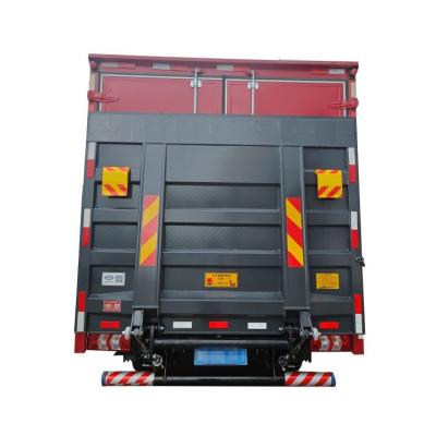 China Latest Design Hydraulic Lifting Equipment Container Trucks With 1.5 Tons Tailgate for sale