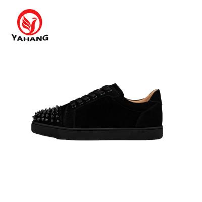 China Fashion Trend Women Flat Sneaker Anti-slip Rubber Canvas Comfortable Upper With Rivet for sale