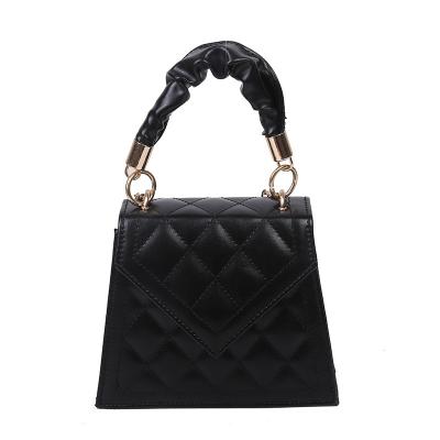 China Handbag Chain Fashion Messenger Bag Popular All-match Fashion Pleated Shoulder Bag for sale