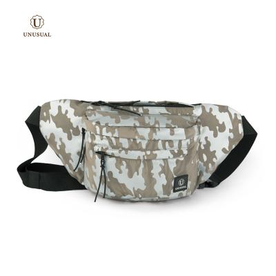 China Water Proof Popular Camouflage Belt Pouch Lightweight Refelcting Waist Bag Men for sale