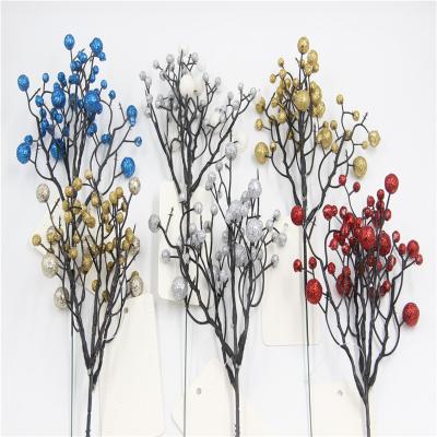 China DIY Wreath Christmas Decorations 67000 Supplies Snowy Christmas Pine Cone Flower Decoration With Holly Red Berry for sale