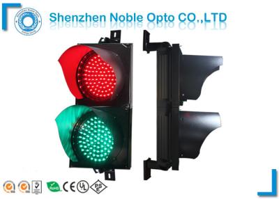 China Super Bright Red Green Solar Traffic Lights 200Mm Black Housing Heat Resistance for sale