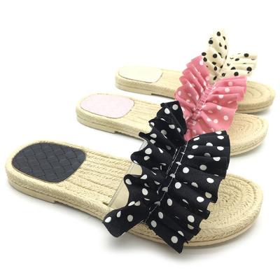 China 2020 Fashion Trend New Arrival Polka Dots Uppers Women House Shoes Daily Causal Shoes For Seaside for sale