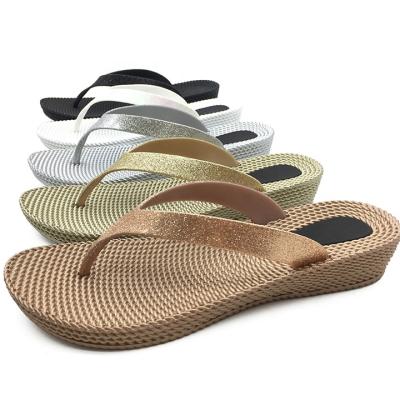 China Fashion Trend Costom Logo Breathable Seasons Daily Shoes Crystal PVC Slips Shiny Glitter Flip Flops Slippers for sale