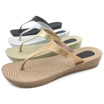 China Wholesale Cheap Fashion Trend Price Quick-drying Shoes Crystal T Shape PVC Flip Flops For Ladies Slippers Glitter for sale