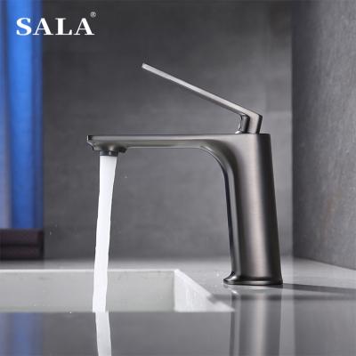 China Metered Bathroom Basin Faucet Building Materials Accessories Brass Faucets New Hot Modern Black Cold for sale