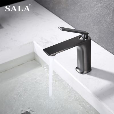 China Metered Faucets Wholesale Modern Luxury Matte Black Bathroom Sink Faucet One-Handle Basin Faucet for sale