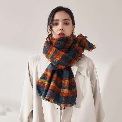 China 2021 Fashion Plaid Scarf Women's Winter Cashmere Scarf Soft Smooth Feeling Wholesale Thickened Shawl Warm Winter Soft Scarf For Women for sale