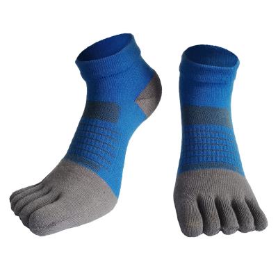 China Sporty wholesale yoga sport men athletic socks unique 5 toe style breathable cotton five finger toe socks for sale