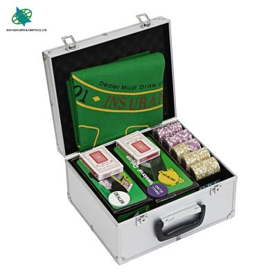 China 8+ 300pcs Clay Sticker Chips In Sliver Custom Aluminum Case Poker Chips Set for sale