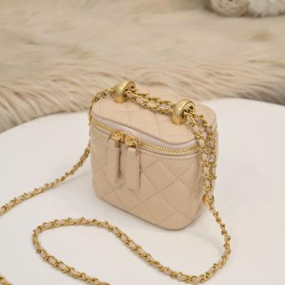 China Others 2021 Brand New Mini Diamond Bag Chain One Shoulder Fashionable Portable Embroidery Messenger Small Square Bag for sale