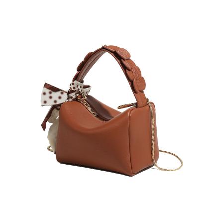 China Factory High Quality Vegan Handbags 2021 OEM ODM Bowknot Women Leather Women Shoulder Bags Lady Bags Luxury Handbags Cross Body Custom Made Clip China for sale