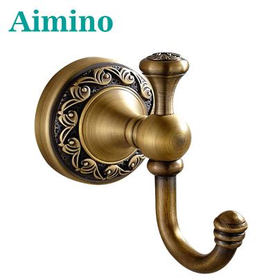 China Shell Nordic Pastoral White Gold Living Brass Bathroom Hooks Kitchen Hallway Indoor Wall Clothes Hooks Draperies Row Hooks for sale