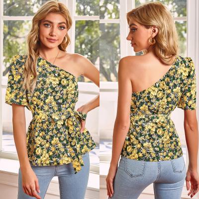 China Anti-wrinkle ZACAVIA 2022 Fashion Off-shoulder Oblique Floral Trend Blouse Fashion Collar Holiday Printing T-shirt for sale