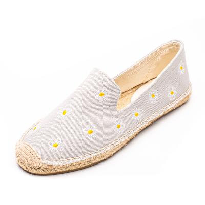 China Round Small Daisy Women's Jute Embroidery Insole Wedge Popular Comfortable Sneakers Flat Shoes for sale