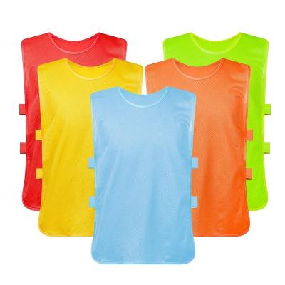 China Shirts & Full Mesh Fabric Soccer Training Vest Bibs Sports Exercising Voluntary Tank Top Promotion Vest for sale