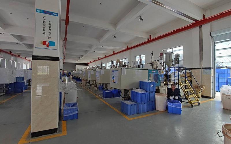 Verified China supplier - Yiwu Xiaocai Daily Necessities Co., Ltd.