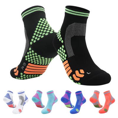 China Regular Sports Comfortable Breathable Running Shallow Mouth Mountaineering Short Mouth Boat Socks Men's And Women's Models Wholesale for sale