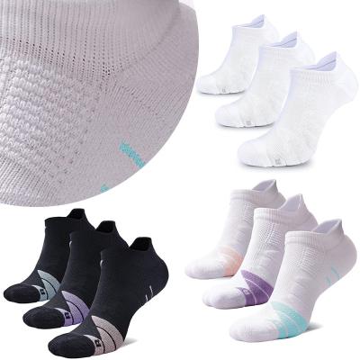 China Regular non-slip towel single combat real elite thumps professional sports socks mountaineering badminton for sale