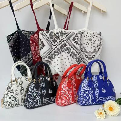 China 2021 New Fashion Female Bag Portable Messenger Shell Bag Cashew Flower Sling Clothes Handbag Set for sale