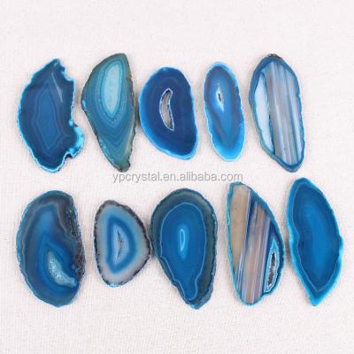 China China Top Sale Natural Gold Plated Rim Agate Slice Coaster Blue Dye Agate Slices Pendant for sale