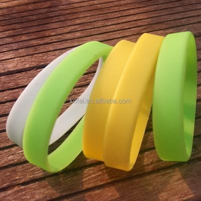 China Kofei Fashional Waterproof Design Your Own Style Waterproof Silicone Rubber Wristbands With Logo Custom for sale