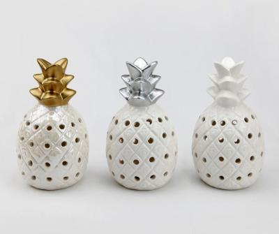 China Ceramic Pineapple Shaped White And Gold LED Lanternss Decorative White Ceramic Pineapple Accent With LED Light for sale