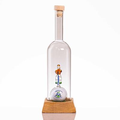 China Bespoke Luxury Authentic Novelty Ice Bucket Golfer in Bottle Brandy Etched Corkscrew Christmas Decanter for sale