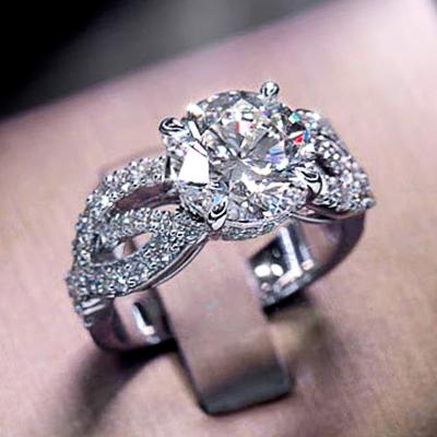 China CLASSIC High Quality Silver Plated Delicacy 4 Huitan Moissanite Claw Rings 3 CT Round Diamond Women Proposal Bridal Rings for sale