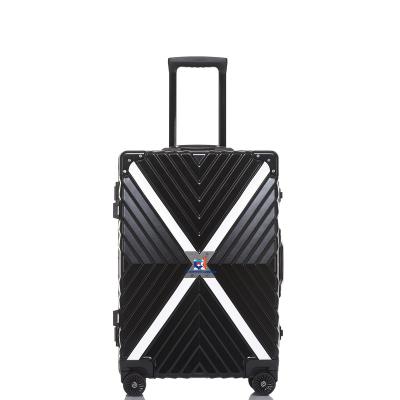 China Fashionable High Quality Hard Shell Trolley Luggage 2019 Custom Suitcase Aluminum Silver Travel Luggage Set CRL for sale