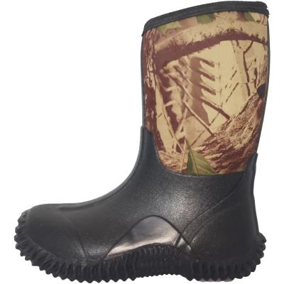 China Fashion Trend Hot Selling Waterproof Men Hunting Neoprene Rain Boots Insulated Camouflage Shoes for sale