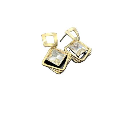 China TRENDY Big Earring Zircon Stud Setting Moissanite Gemstone Stud Earrings Diamond Stud Earring for sale