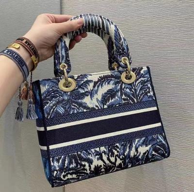 China Fashionable Good Quality Handbags Famous High Quality Brand Handbags Lady Luxury Purse Canvas Shopping Bag Embroidery Book Tote Bags for sale