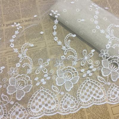 China Golden Viable Knit Type And Polyester Embroidery 35 Cm Width Water Soluble Netting Lace 217# for sale