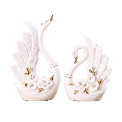 China Europe 2022 Ceramic Swan Decorations Modern Home Decorations European Living Room Crafts Creative Wedding Gift Decorations for sale