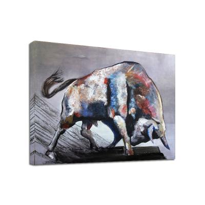 China Bullfighting 50% Realistic Wholesale Canvas Art Living Room Wall Decoration Animal Hand Painted Painting for sale