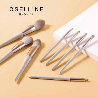 China Angular Blush OSELLINE Easy-to-Handle Portable Non-sticky Powder Makeup Tools Brush Set for sale