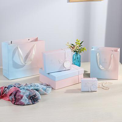 China Full Set Recyclable Custom Gift Packaging Box And Bags With Customize Logo for sale