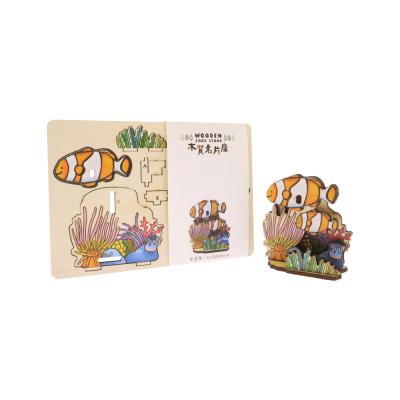 China Clown Wood Marine Fish Household Card Holder Wooden Assembled Souvenir for sale