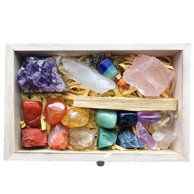 China Europe Wholesale 7 Chakra Healing Stones Chakra Stones Set Holistic Healing Stones Energy Crystal Gravel With Wooden Box For Gift for sale